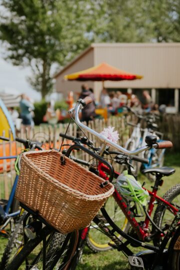 Fietsen bij Speel- en bunkerspeelplaats Groede Podium